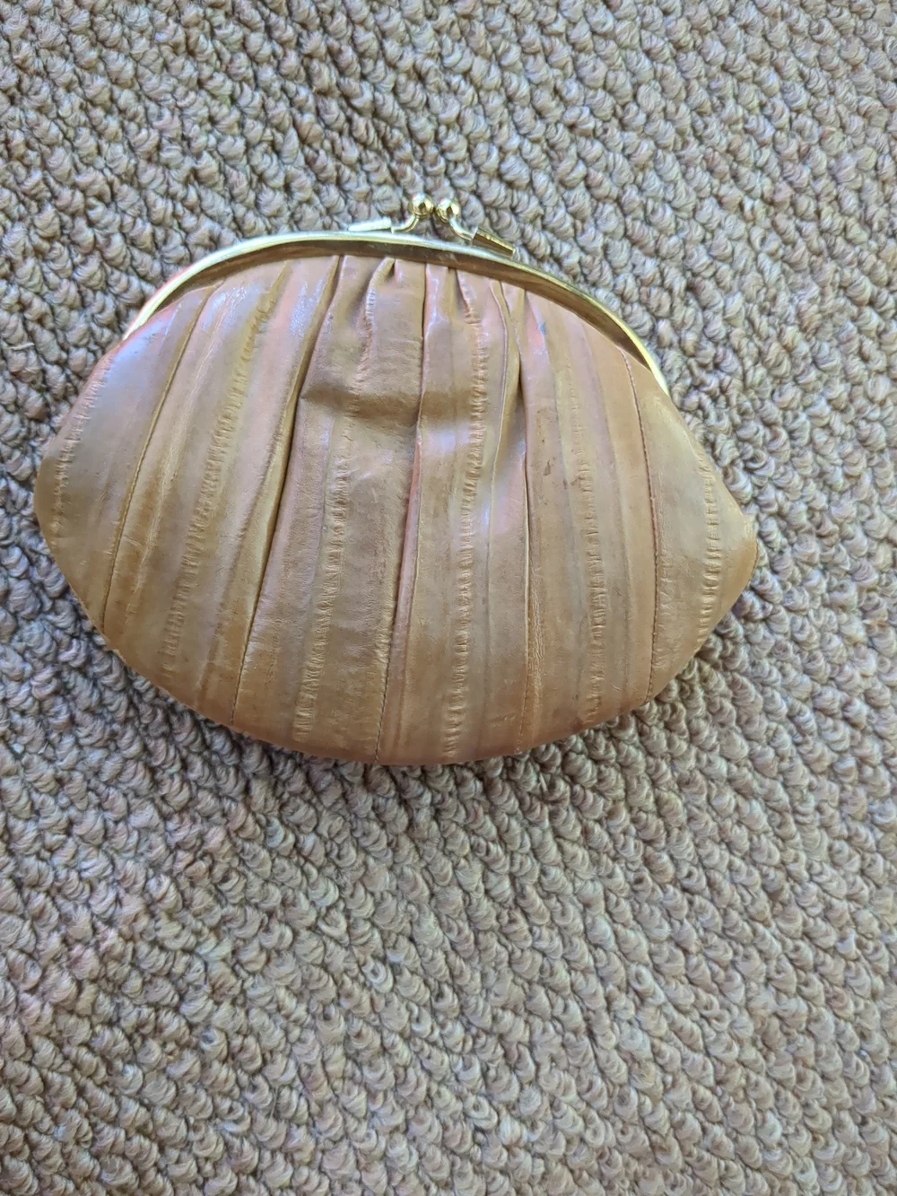 Classic Vintage Genuine Eelskin Clutch Clasp Wallet - Tan 50s 60s